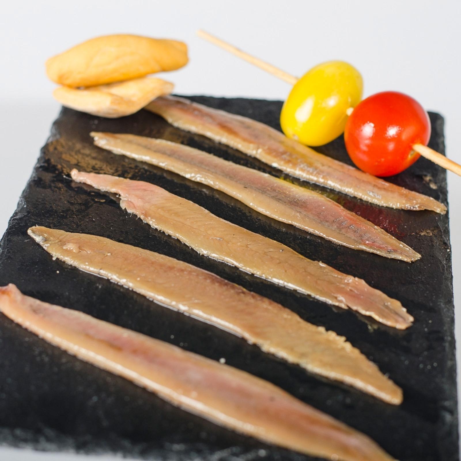 Filetes de anchoas del cantábrico "00" gigante tarrina 50 lomos